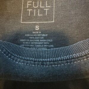 Full Tilt women’s t-shirt in Heather Gray